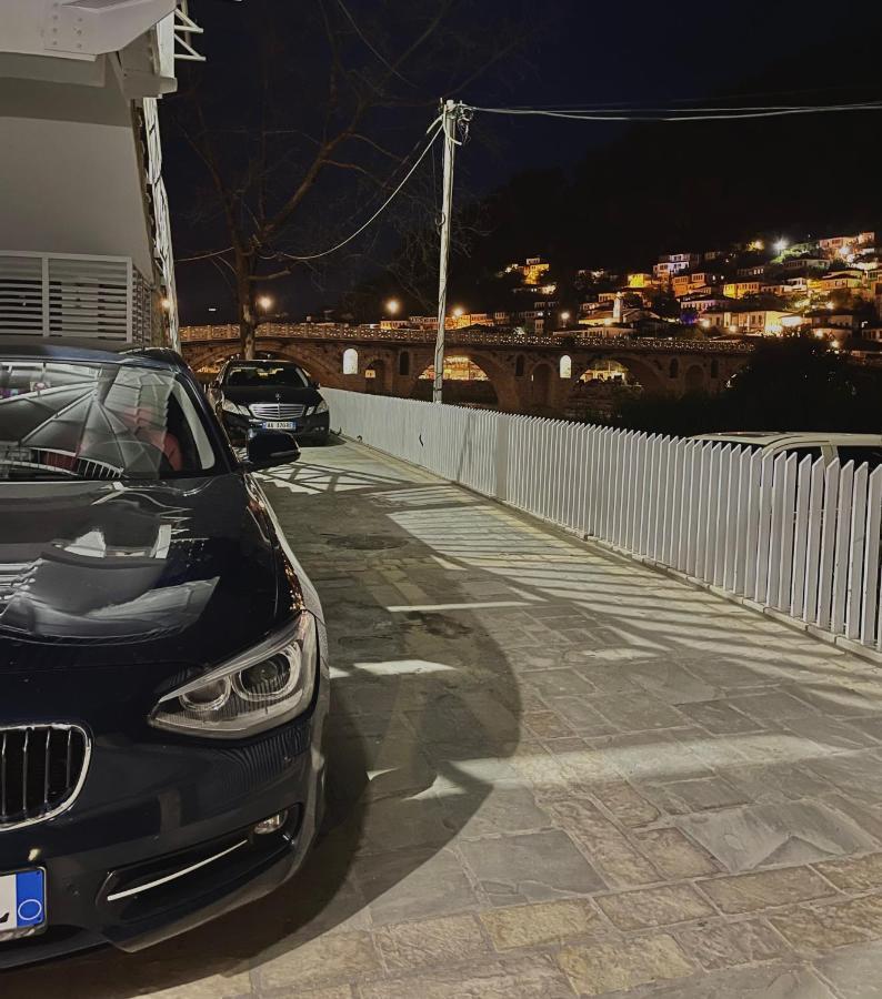 فندق Bujtina Apsus بيرات المظهر الخارجي الصورة
